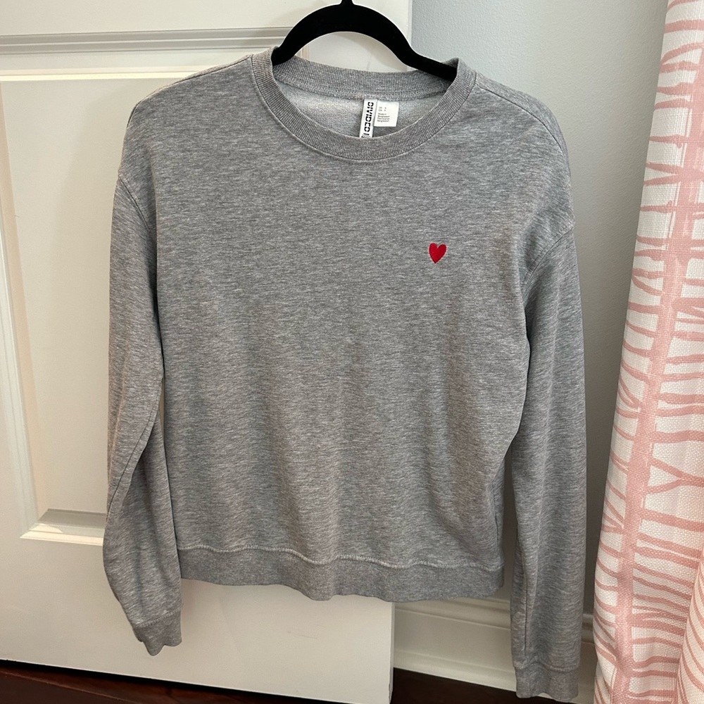THE CUTEST SWEATSHIRT!!